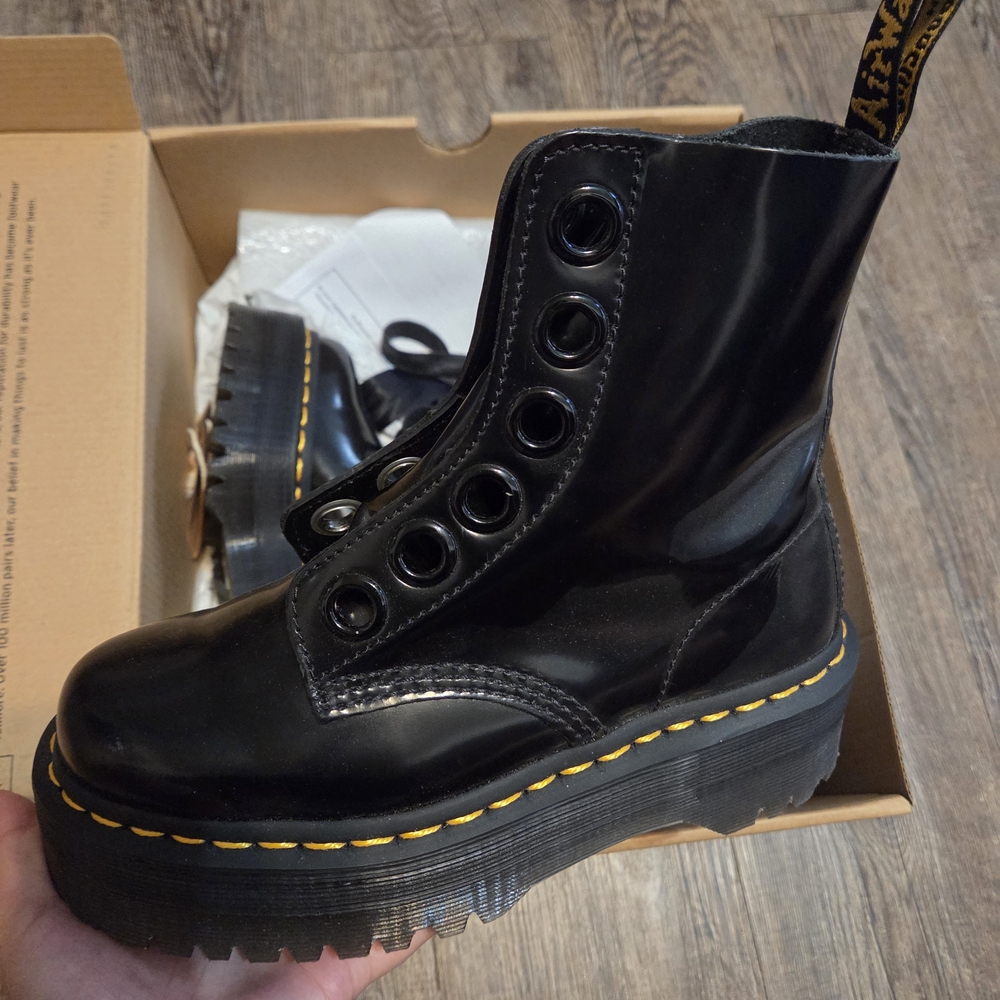 Doc Martens | Molly Platform Boots
